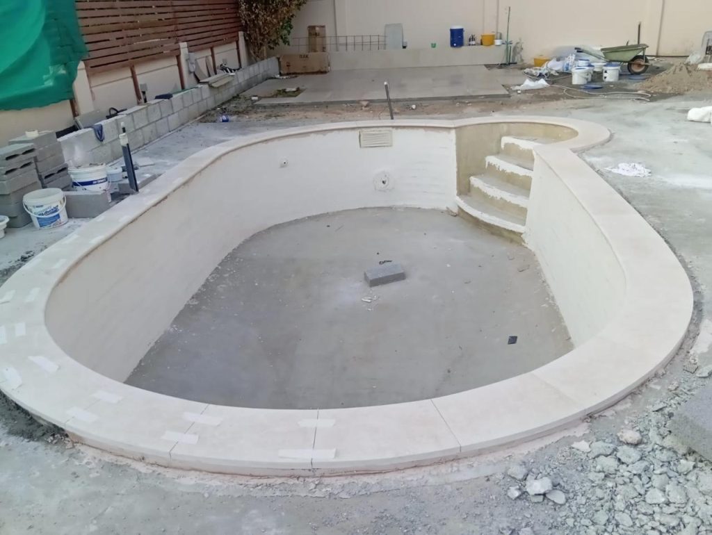 Swimming pool contractors in Dubai providing pool renovation and resurfacing services