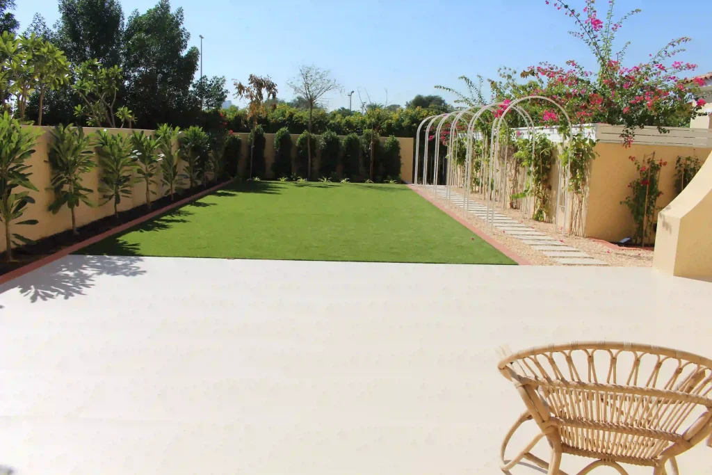 Villa landscaping and garden design in Dubai by MasterMaint