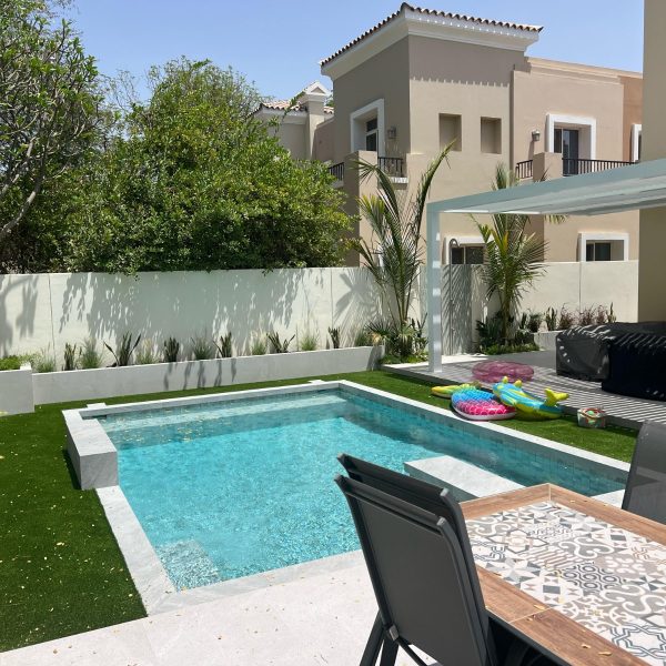 Swimming pool water features Dubai villa