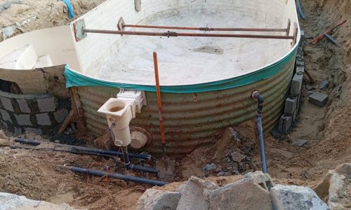 Swimming pool contractors in Dubai installing advanced pool equipment and systems